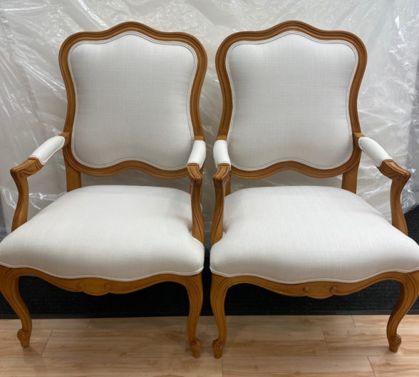 accent chair refinishing