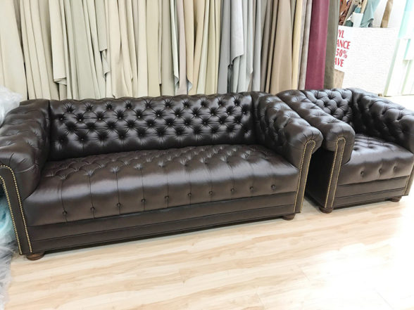 leather-sofa-tufted